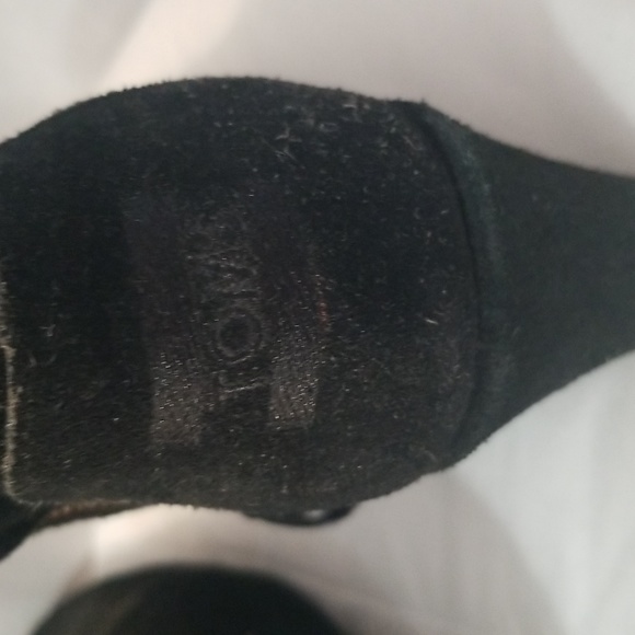 Toms black suede shoes size 9 - Picture 4 of 6